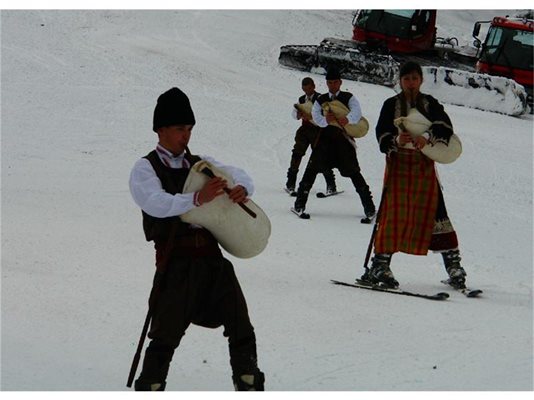 Без гайда нищо не се открива в Родопите, включително и ски сезонът. 
