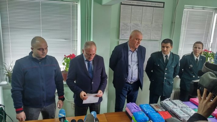 Главният секретар на МВР и директорът на ГДБОП определиха случая като емблематичен за оперативното сътрудничество между българските и румънските полицейски власти.