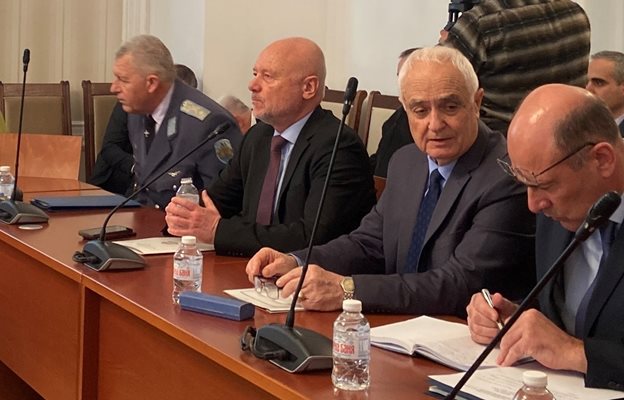 Тагарев: Няма да си подам оставката