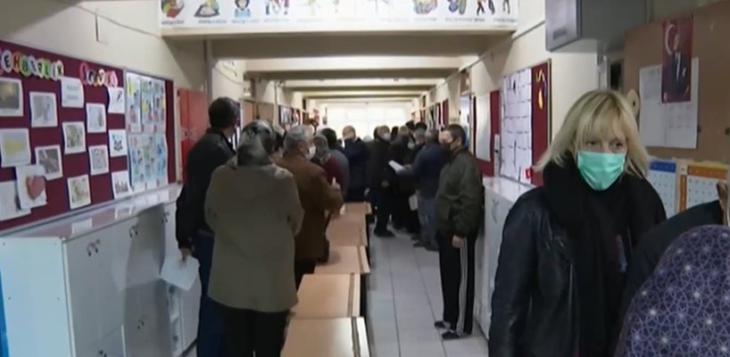 Опашки за гласуване в Турция на последните избори КАДЪР: НОВА ТВ