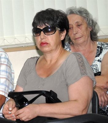 Майката Донка бе конституирана като защитник на сина си