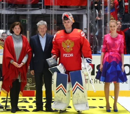 Роденият в България вратар Александър Георгиев бе избран за играч на мача за Русия след победата 5:0 над Австрия на световното по хокей на лед. Снимка: IIHF