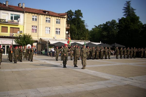 112 наши военни заминават за Косово. СНИМКИ: Тони Маскръчка