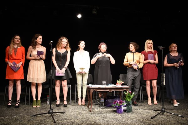 Седем красиви актриси представиха книгата на Мирела Иванова.