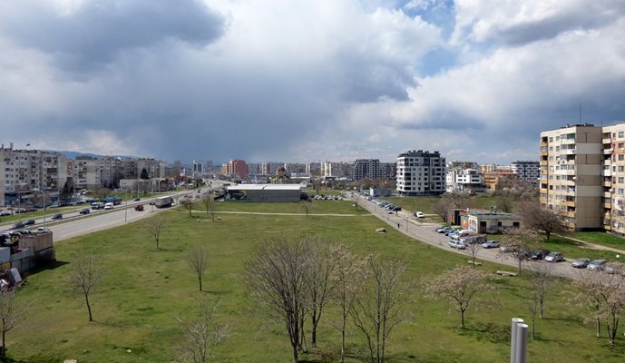 Вече трето поредно тримесечие сключените в България имотни
сделки намаляват. 
СНИМКА: РУМЯНА ТОНЕВА