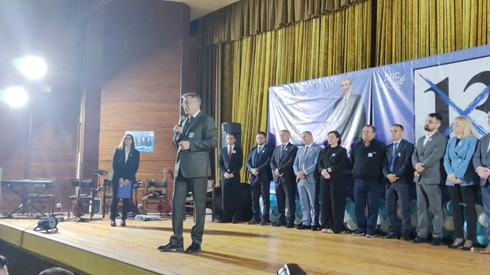 Председателят на ДПС Мустафа Карадайъ на предизборна среща в Хасково