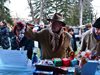 Майстори от социалните услуги във Велико Търново показват творбите си на Коледния базар