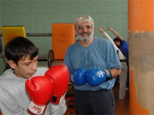 Сегашният й председател Валери Димитров обича да тренира бокс. 
"СНИМКА: "24 ЧАСА"
