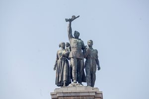 Репресиран от комунисти позирал за Паметника на Съветската армия