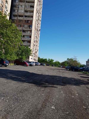 Жителите на най-високите блокове в Пловдив вече имат нова настилка отвън.