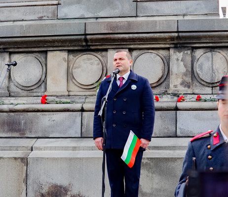 Кметът на Русе Пенчо Милков поздрави съгражданите си.