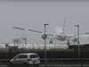 Заради бурята Герит във Великобритания самолет подскочи при кацане на летище „Хийтроу“ (Видео)