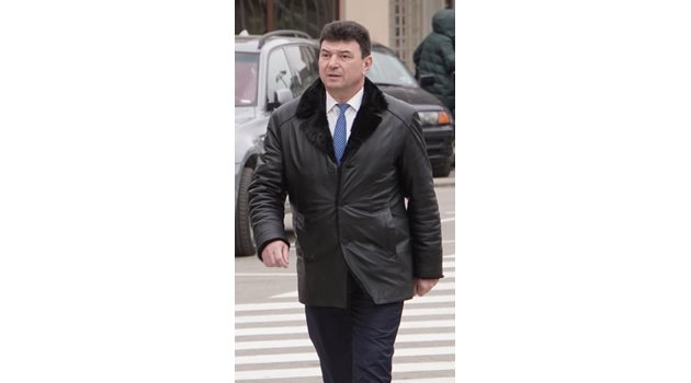 Живко Мартинов отива на поредното заседание по делото срещу него.