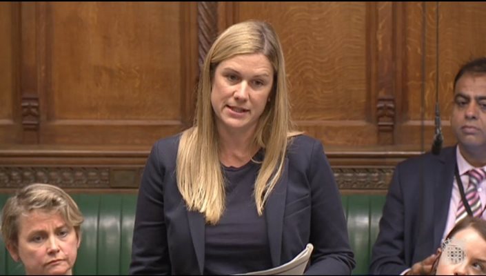 Британската депутатка Ели Рийвс каза, че лично е познавала Габриел, докато говореше в парламента за вълната от нападения с нож в Англия.