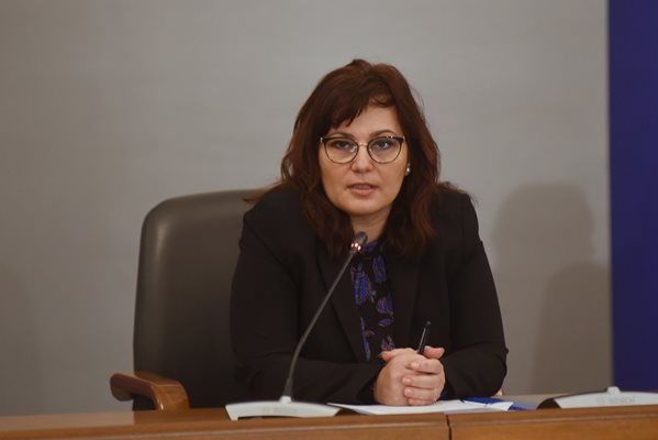 Здравният министър Асена Сербезова