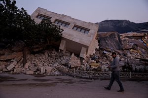 Сеизмолог: Ще има поне още едно разрушително земетресение в Турция