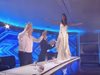 Никол Шерцингер стана хит в интернет с танц върху маса (видео)