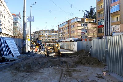 ВиК ремонтът продължава в южното платно  СНИМКА: Община Велико Търново