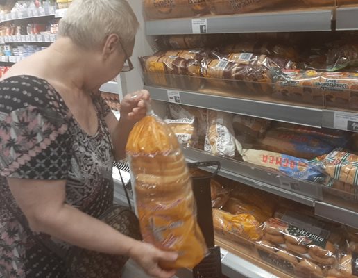 Поскъпването на хляба в България далеч надвишава средното за ЕС.

СНИМКА: “24 ЧАСА”