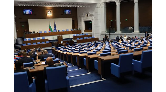 Утре депутатите ще заседават за последно преди старта кампанията за парламентарните и европейски на 9 юни.

СНИМКА: РУМЯНА ТОНЕВА