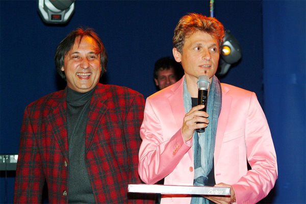 Къци Вапцаров на представянето на книгата си “Секс за душата” с Бате Енчо през 2005 г. (на снимката вдясно).