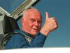 Почина Джон Глен - първият американски астронавт, излязъл в орбитата на Земята