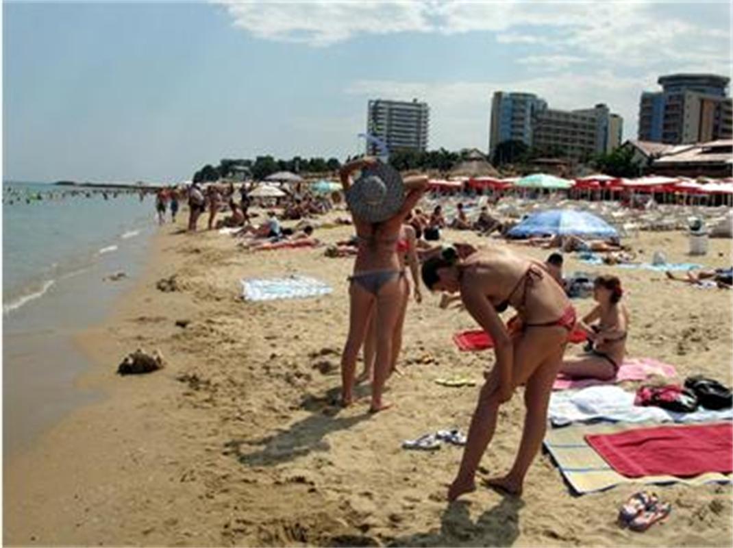 "Политико": Кипър и Гърция са против забраната на визи за руски туристи