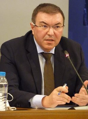 Министърът на здравеопазването Костадин Ангелов 