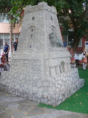 Макетът на Паметника на свободата от връх Шипка е изработен в размери 1:10 спрямо истинския.
Снимка: Ваньо Стоилов