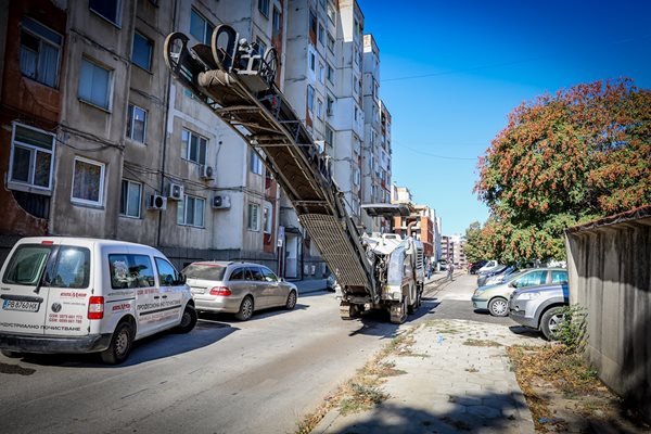 Обновяват улици в Пазарджик