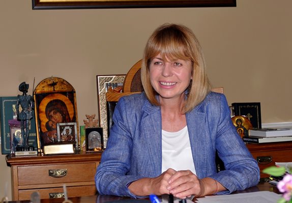 Столичният кмет Йорданка Фандъкова ще отпразнува рождения си ден с нетрадиционна вечеря.