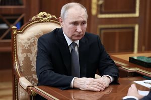 В Кремъл вече е не Путин - царят, а “колективен Путин”