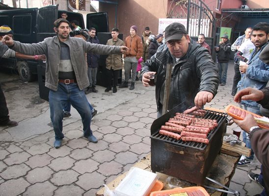 Кебапчета цвърчат на Банго Васил.