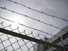 Дървеници нахапали каналджия в бургаския затвор, отива си вкъщи