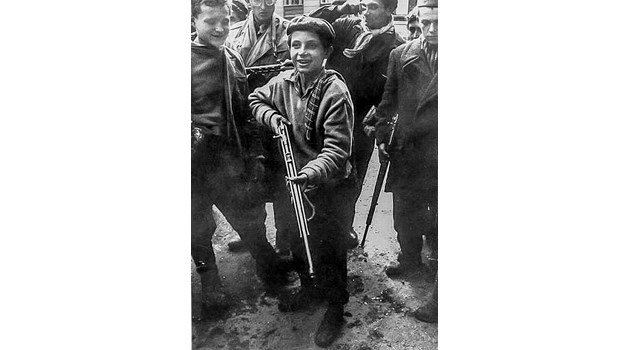 Деца също воюват заедно с възрастните по време на въстанието.