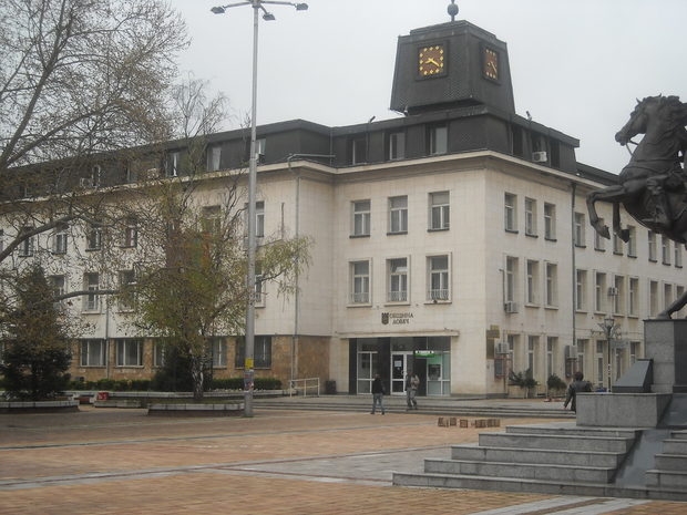 Площад на името на поп Кръстю в Ловеч все пак ще има