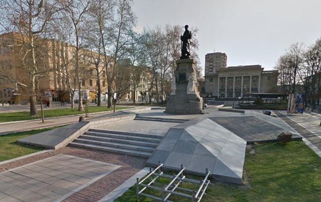Площад "Свобода" в центъра на Хасково СНИМКА: Гугъл стрийт вю