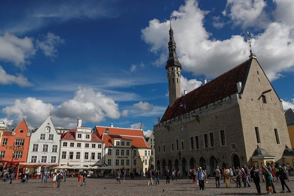 Старият град на Талин е признат от ЮНЕСКО за обект от световното наследство заради средновековната си архитектура.

