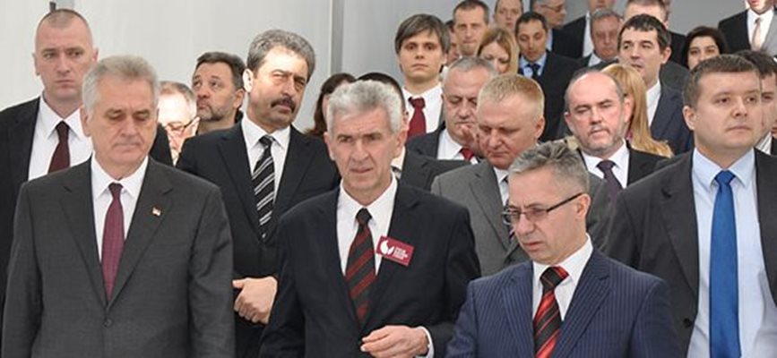 Николич, Микич и Цветан Василев на откриването на обновения завод в Парачин