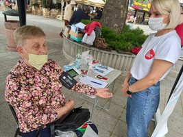 Марина Веселинова остана доволна от показателите си кръвното си. Снимки: Авторът