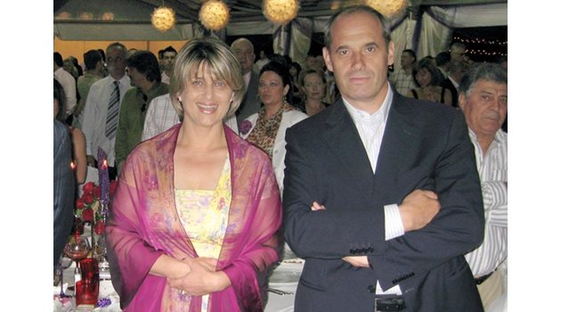 Манол Велев със съпругата си Весела Лечева. 