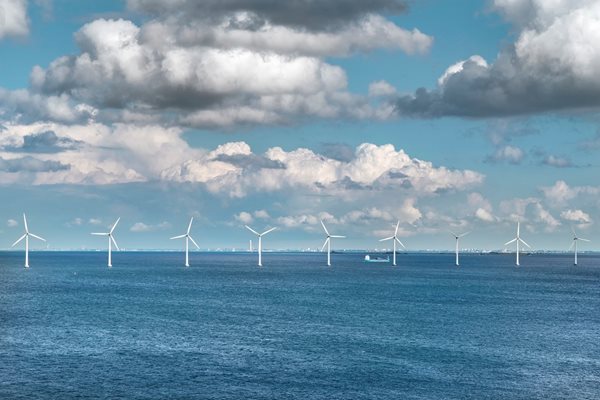 Цената на тока от бъдещи вятърни паркове в морето ще е към 75 евро за мегаватчас, изчисляват експерти.

СНИМКА: PIXABAY