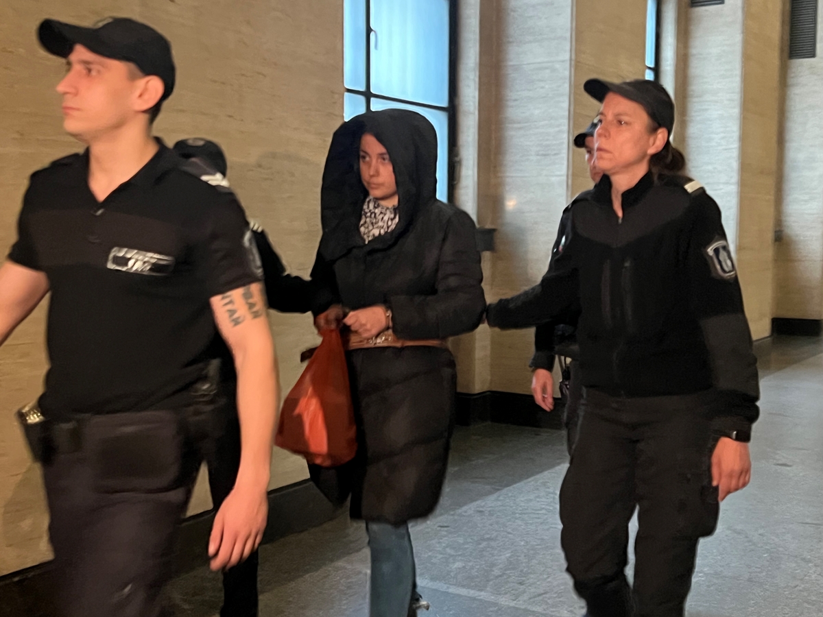 Габриела Славова не е виждала децата си, откакто е пусната под домашен арест