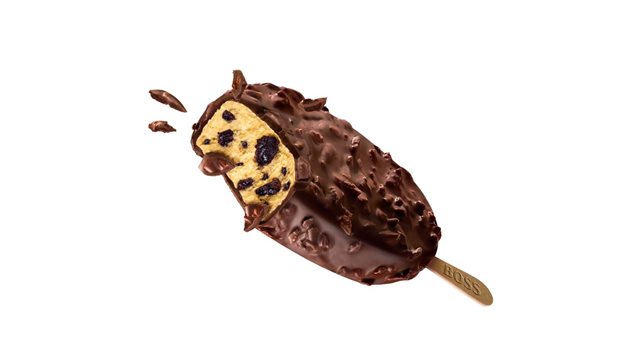 Сладоледът BOSS FULL, който има вкус на карамел с парченца Brownies.