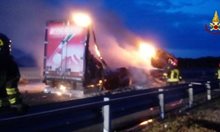 Български шофьор с тежки изгаряния, тирът му изгоря в Италия (Снимки)