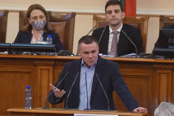 Ицо Хазарта на парламентарната трибуна