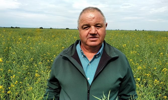 Дългогодишният зърнопроизводител от Пловдивско Ангел Вукодинов е категоричен, че до криза със зърното няма да се стигне
Снимка: "Български фермер"