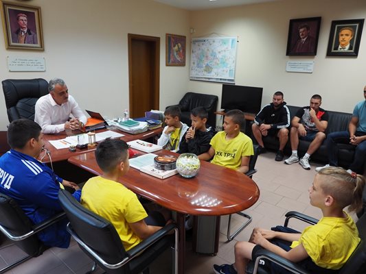 Димитър Иванов проведе приятелски разговор със спортистите.