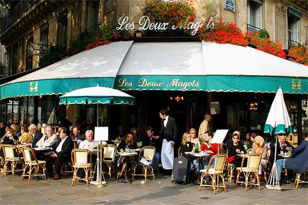 Легендарното кафене, където се събирали френските интелектуалци.
СНИМКА: АРХИВ