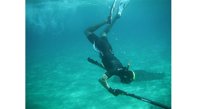 ОПАСНА МАНИЯ: Харпунджийството става все по-популярно. Подводните риболовци обаче са гмуркачите, които загиват най-често във водата.

